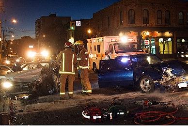 右臂神秘发光 《塞尔达传说：王国之泪》林克等身雕像展出